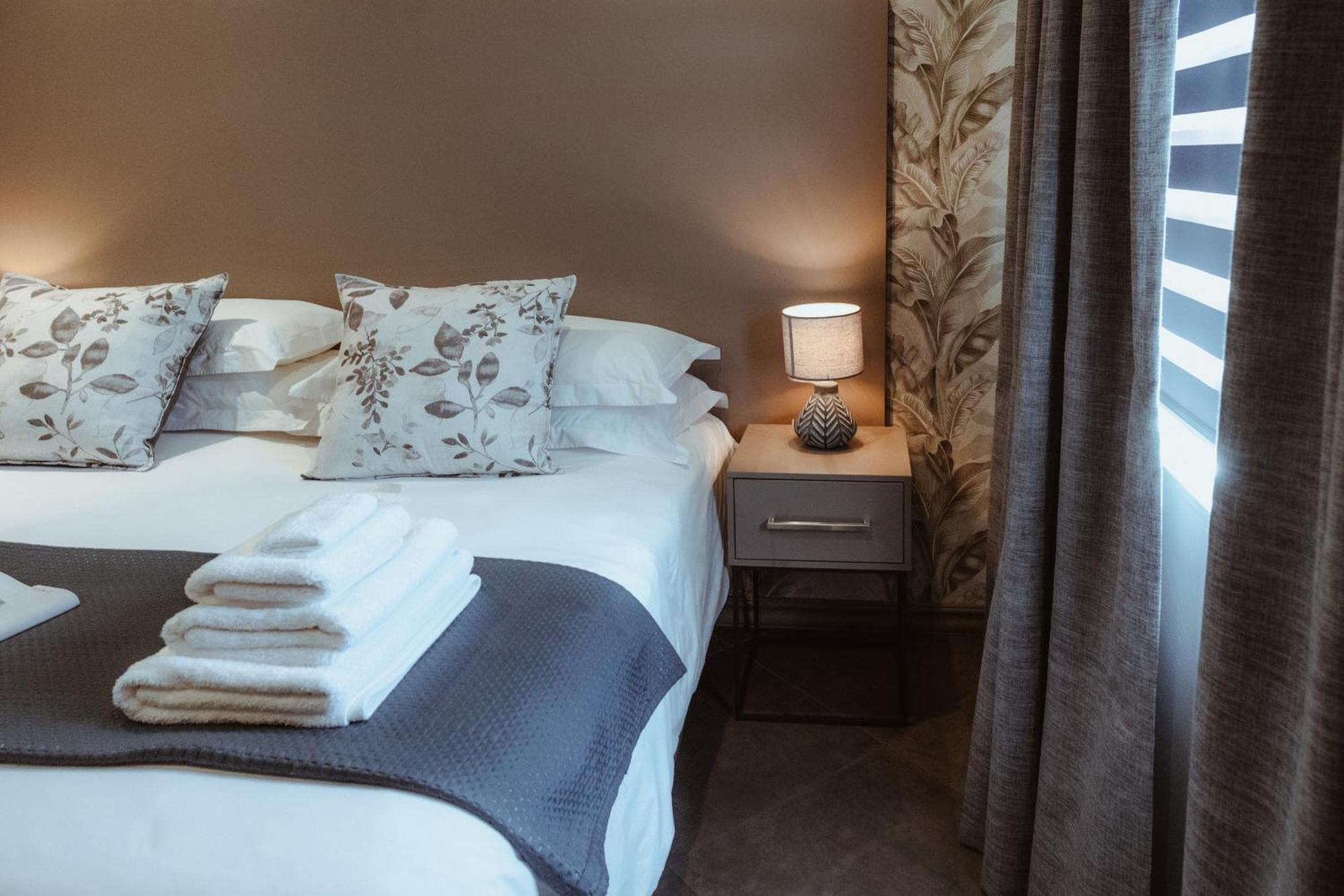The Feather Hill Boutique Hotel Потчефструм Екстериор снимка